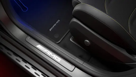 Mercedes AMG GLC 63 S E PERFROMANCE AMG Einstiegsleisten beleuchtet - Merbag Mercedes AMG GLC 63 S E PERFROMANCE AMG Einstiegsleisten beleuchtet - Merbag