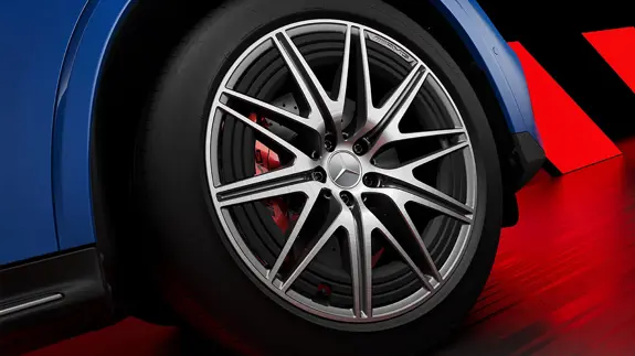 Mercedes-AMG GLC 43 AMG Leichtmetallrad mit roten Bremssätteln - Merbag Mercedes-AMG GLC 43 AMG Leichtmetallrad mit roten Bremssätteln - Merbag